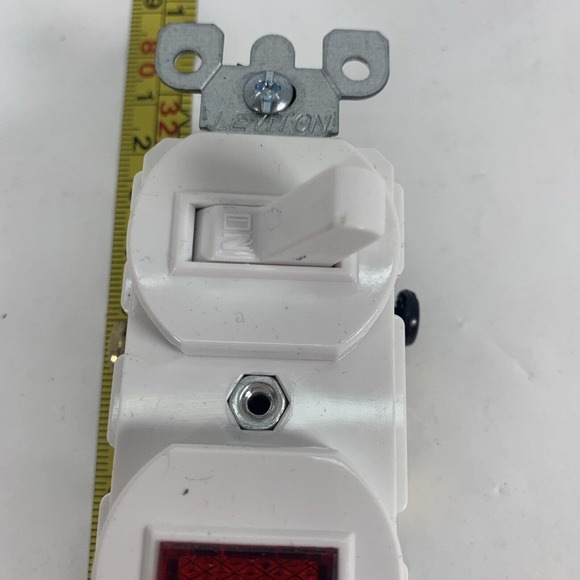 Leviton 5226-W SIDE WIRE SINGLE POLE COMBO SWITCH & Pilot Light 15A 120VAC - Picture 8 of 15